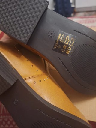 Botas marrones talla 40