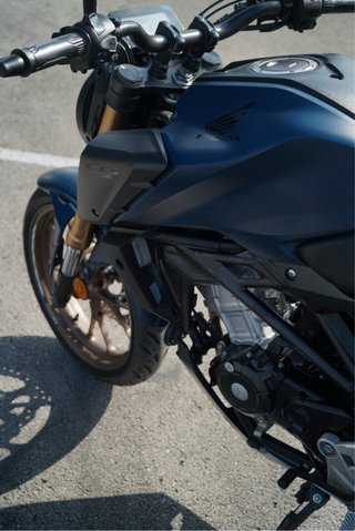 Honda CB125R 2023 15CV 18.000km