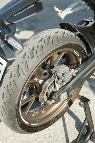 Honda CB125R 2023 15CV 18.000km