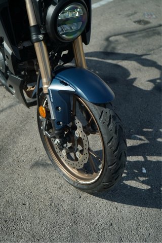 Honda CB125R 2023 15CV 18.000km