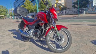 Moto Honda CB125F Roja