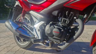 Moto Honda CB125F Roja