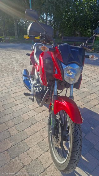 Moto Honda CB125F Roja