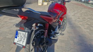 Moto Honda CB125F Roja