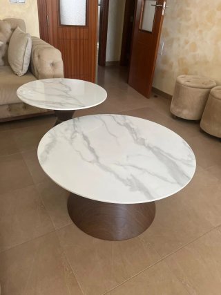 Mesas nido redondas mármol y madera
