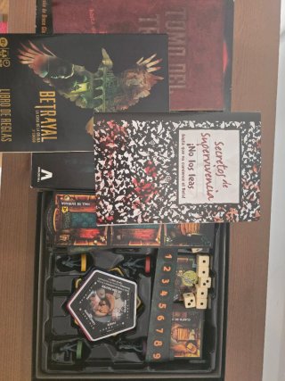 Gran Lote de 8 Juegos de Mesa (Betrayal, Monopoly,