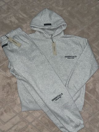Conjunto Essentials Fear of God Gris
