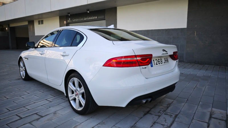 Jaguar XE 2015, foto 5