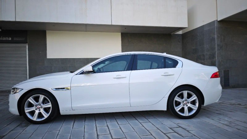 Jaguar XE 2015, foto 6