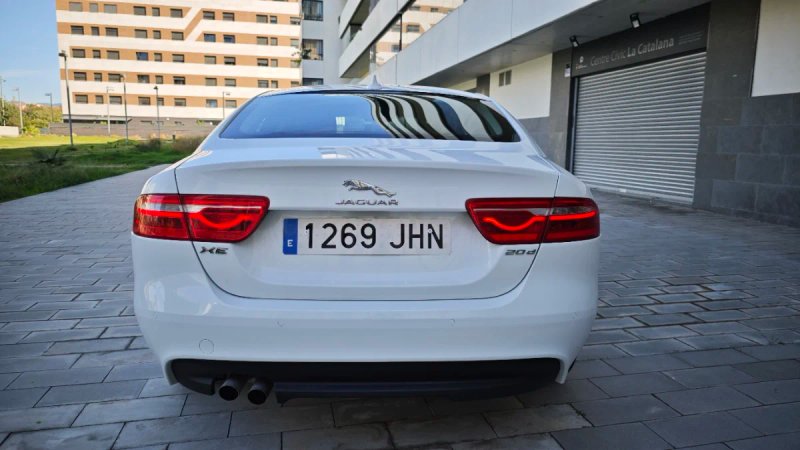 Jaguar XE 2015, foto 9