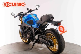 YAMAHA XSR 900