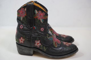 Botines Mexicana x Old Gringo Bordados