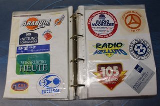 05. Gran lote pegatinas emisoras de radio extranjeras.