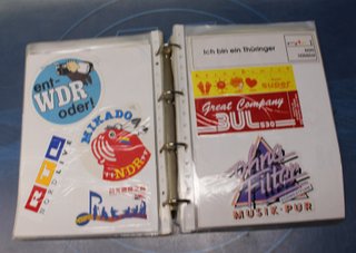 05. Gran lote pegatinas emisoras de radio extranjeras.