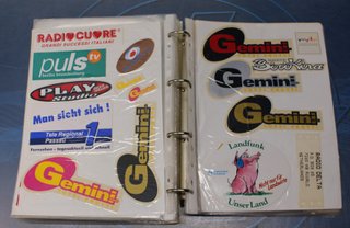 05. Gran lote pegatinas emisoras de radio extranjeras.