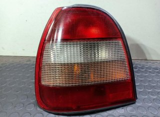 Nissan 180816 22063324 piloto sunny berlina (n14)