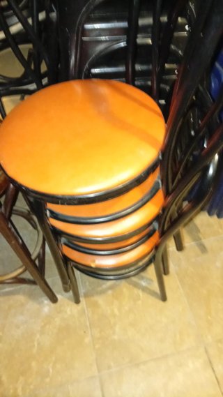 Mesas y Sillas Varias