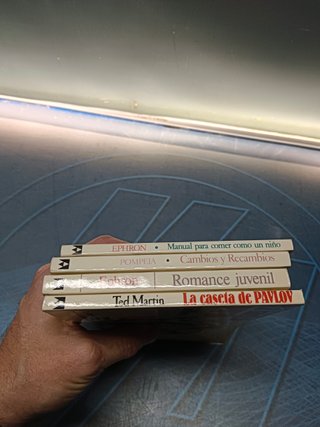 libros de humor gráfico, CAMBIOS Y RECAMBIOS + ROMANCE JUVENIL + MANUAL PARA COMER COMO UN NIÑO + LA CASETA DE PAVLOV , ANAGRAMA, 1983