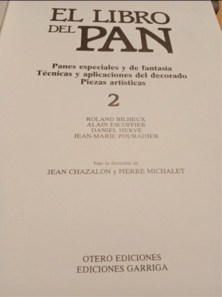 EL LIBRO DEL PAN . Panes especialesy decorados.