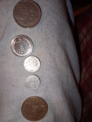 Lote de 5 Monedas Antiguas y 100 de una peseta de