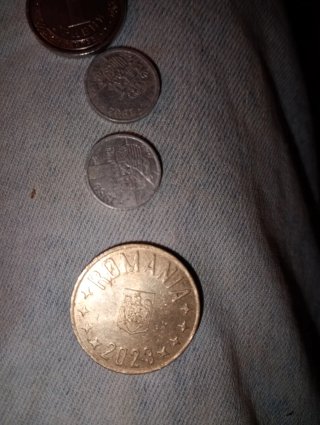 Lote de 5 Monedas Antiguas y 100 de una peseta de