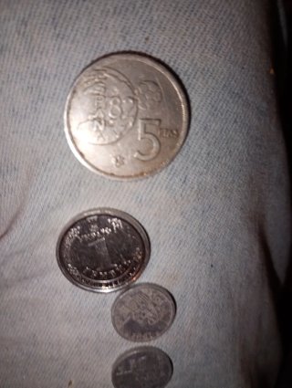 Lote de 5 Monedas Antiguas y 100 de una peseta de