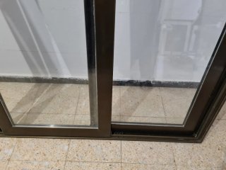 Puerta corredera de aluminio 119x203 cm