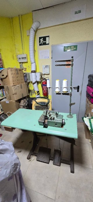 Máquina de coser Overlock
