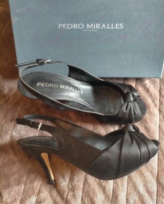 Zapatos de tacón Pedro Miralles negros