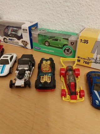 Lote Coches Hot Wheels y Otras Marcas