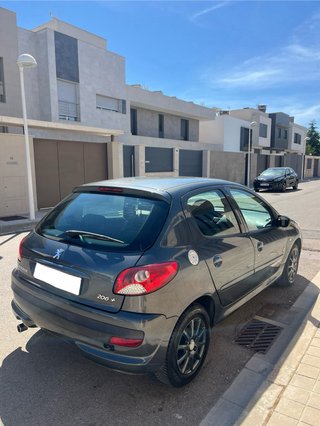 Peugeot 206+ GENERATION