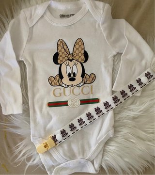 Body y chupetero Minnie Gucci
