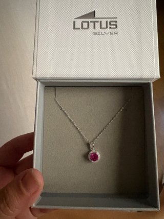 Collar Lotus Plata Circonitas Fucsia