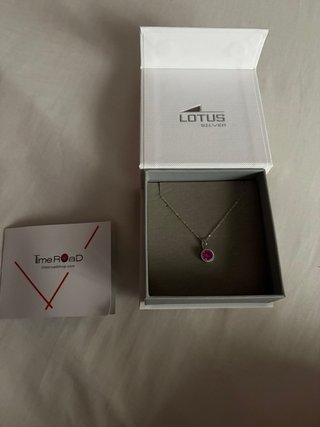 Collar Lotus Plata Circonitas Fucsia