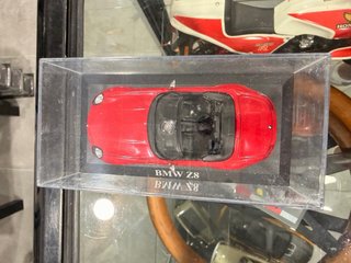 Miniatura BMW Z8 1:43