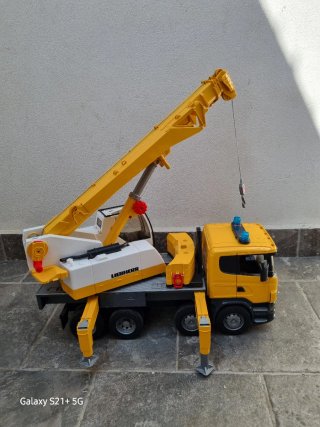 Camión Grúa Liebherr Bruder