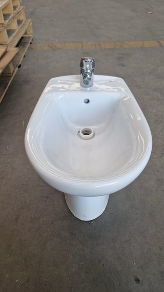 2 Lavabos y 1 Bidé Porcelana Blanca