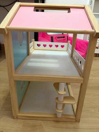 Casita de muñecas de madera