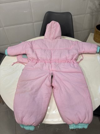 Buzo de invierno para bebé rosa,no se ha usado