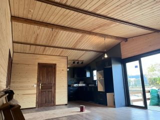 Revestimiento de paredes con madera en Tortosa