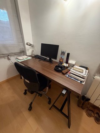 Escritorio madera con cajonera y caballete
