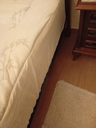 Protector de colchon blanco con protección