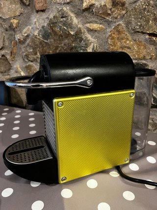 Cafetera Nespresso De'Longhi Pixie