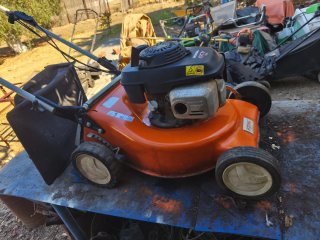 Cortacésped Stihl con Motor Honda GCV 160