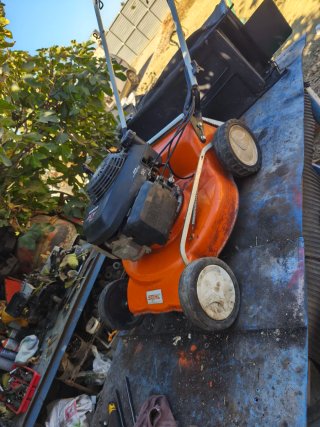 Cortacésped Stihl con Motor Honda GCV 160
