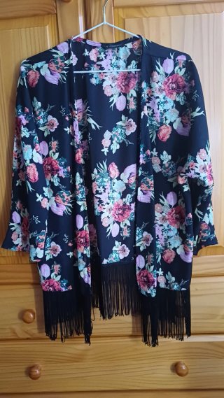 Kimono Floral con Flecos