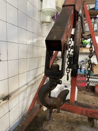 Grúa Hidráulica para Taller Mecánico