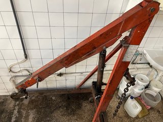 Grúa Hidráulica para Taller Mecánico