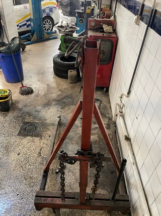 Grúa Hidráulica para Taller Mecánico