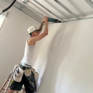 Busco trabajo como ayudante de construcción,reform